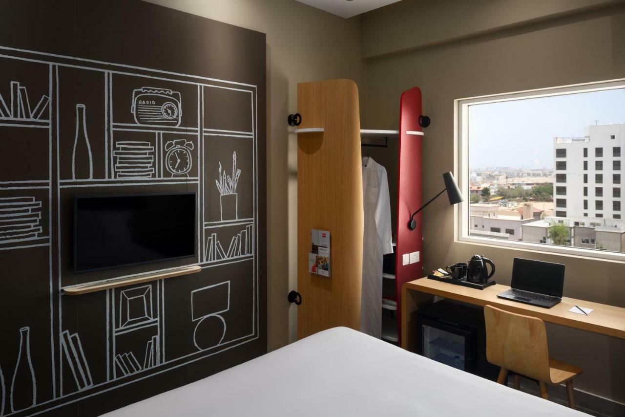 ไอบิส เจดดาห์ มาลิกโร้ด Hotel ภายนอก รูปภาพ
